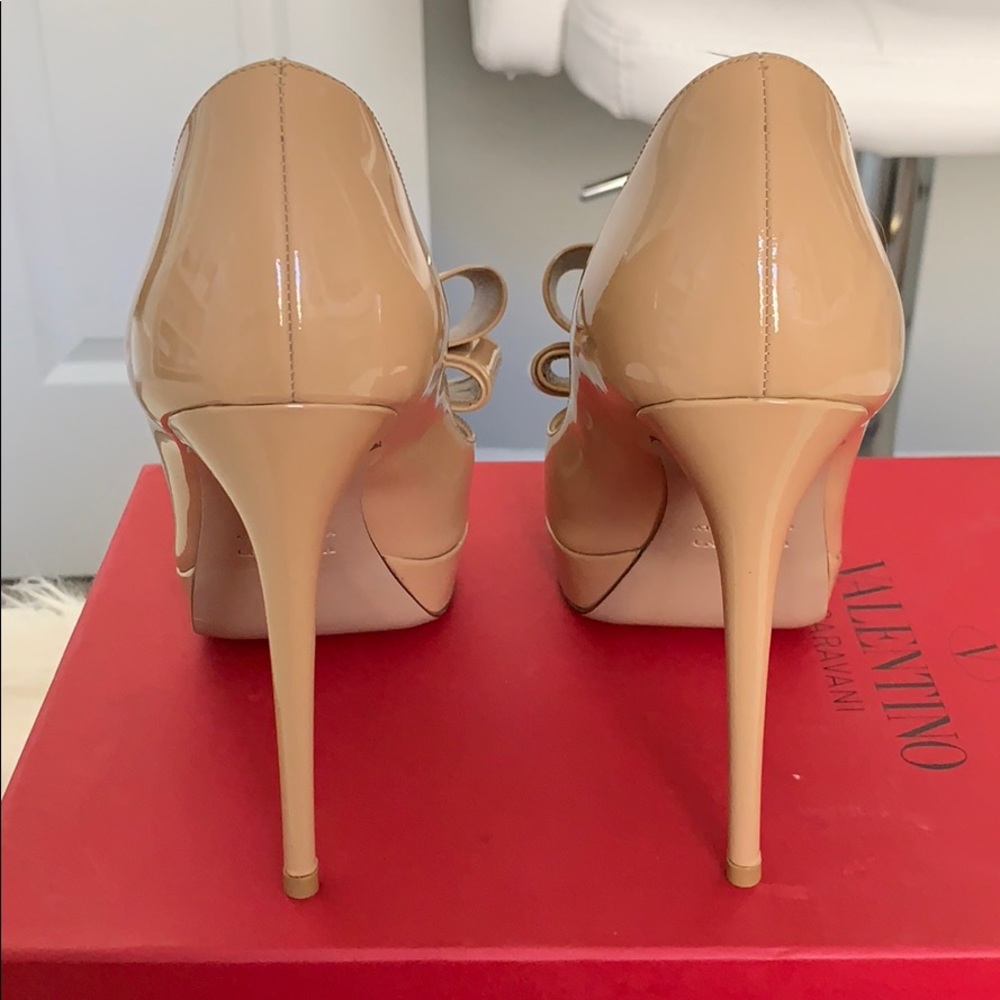Valentino Garavani Bow Peep Toe Pumps - Picture 5 of 8